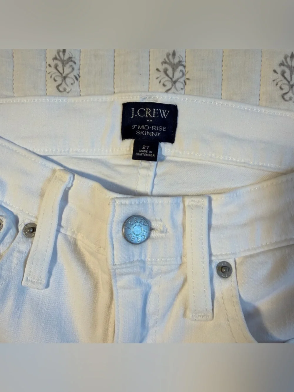 J.Crew 9” Mid-Rise Skinny Jeans – Crisp White – Size 27
